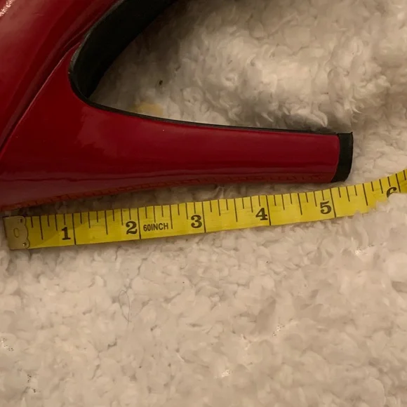 G by Guess Bold Red Platform Heels size 11 - Picture 9 of 10
